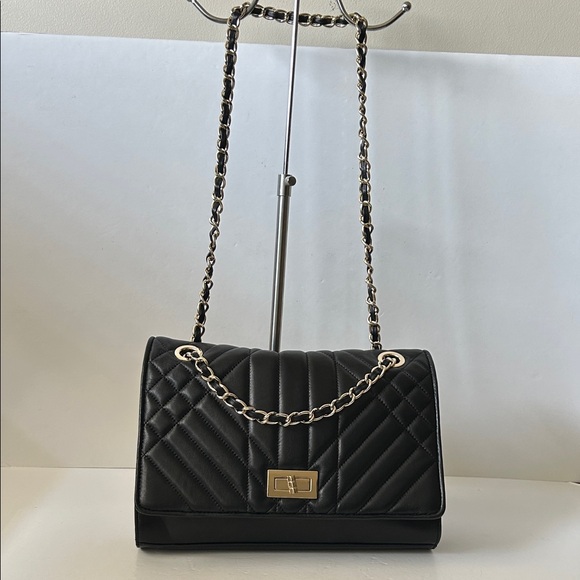 Danier Handbags - Danier Black Quilted Shoulder Bag with Gold Chain